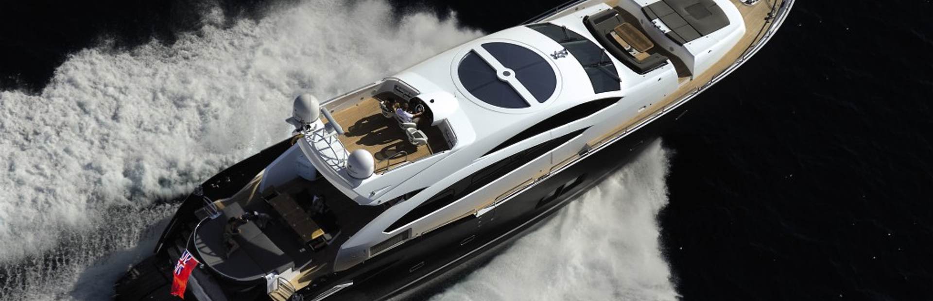 Sunseeker Predator 92 Sport Yacht, Example 1