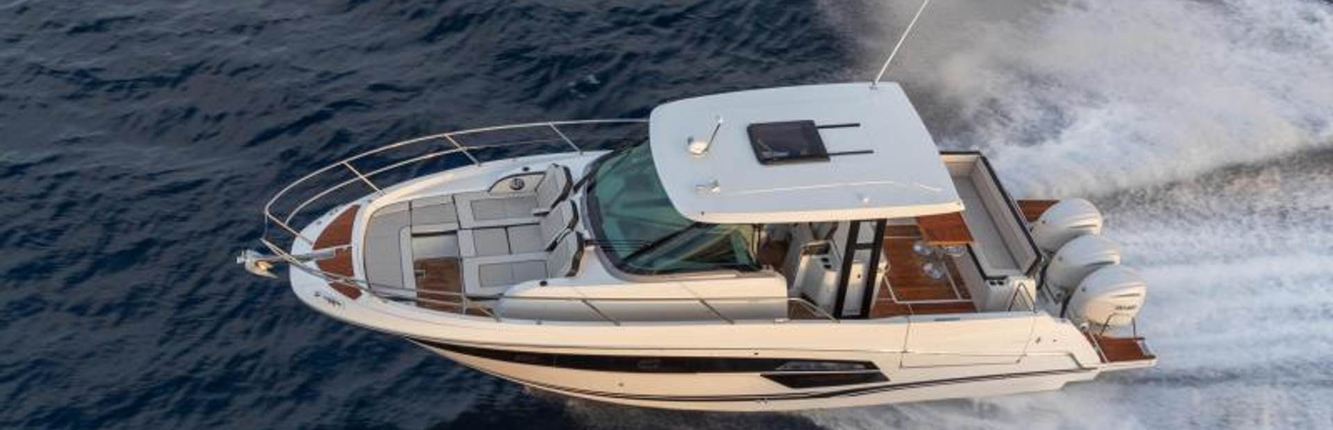 Jeanneau Cap Camarat 12.5 WA Yacht, Example 1