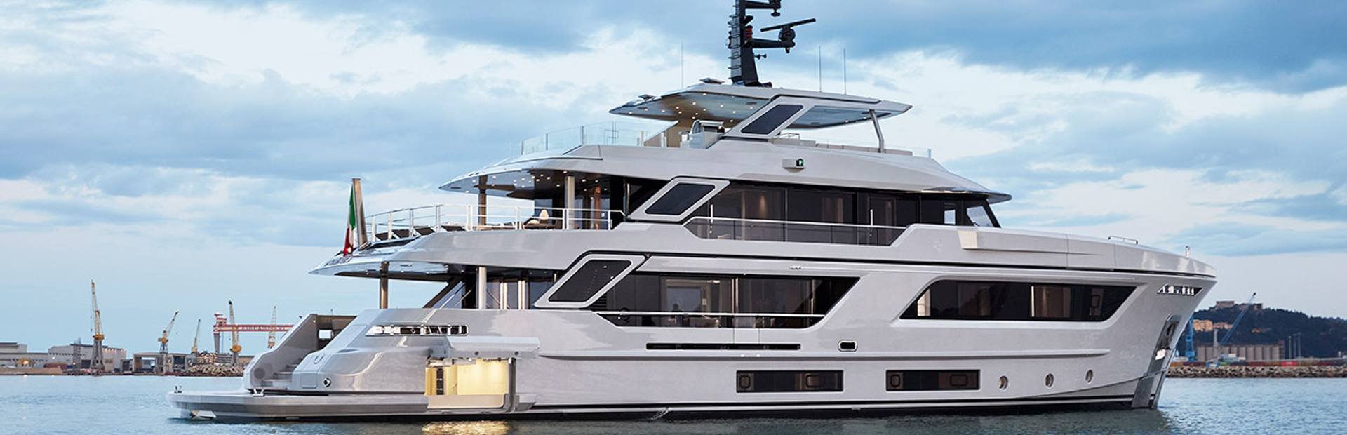 New Cantiere delle Marche RJ Range Yacht 1