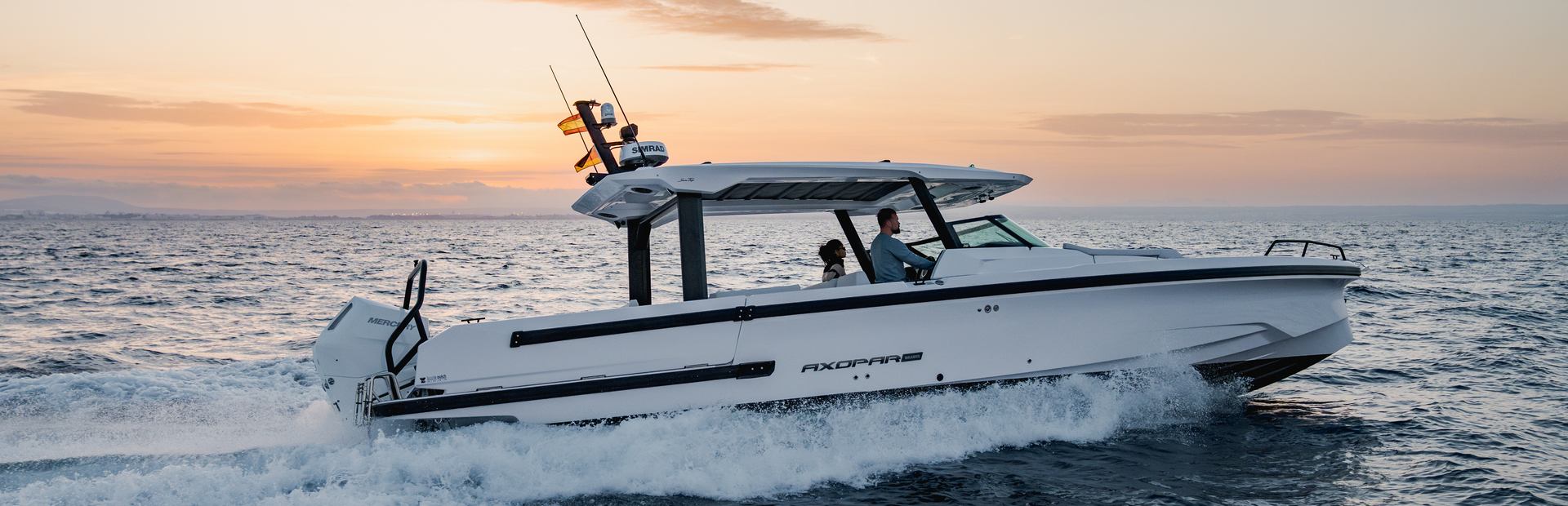 Axopar 38 Sun Top Boat, Example 1