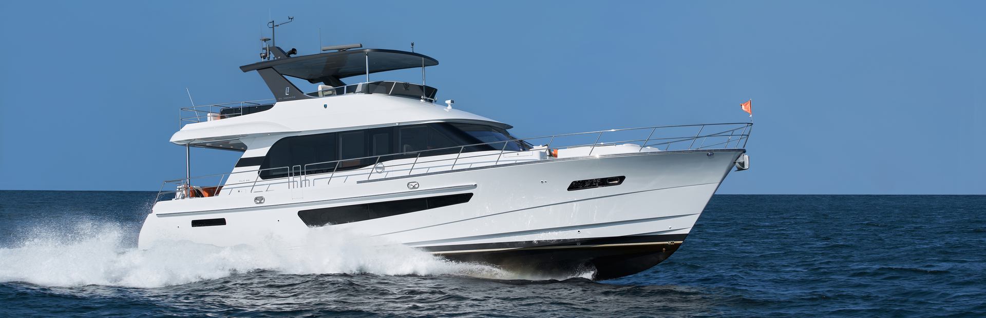CL CLB65 Flybridge Yacht, Example 1