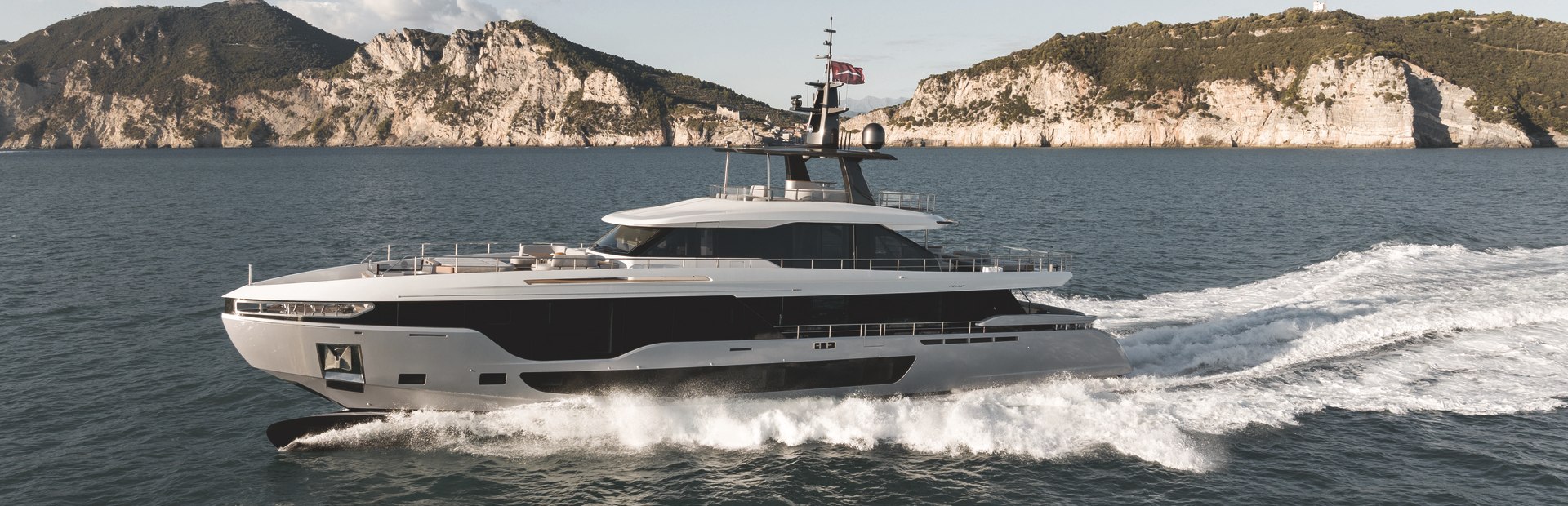 New Azimut Grande Yacht 1