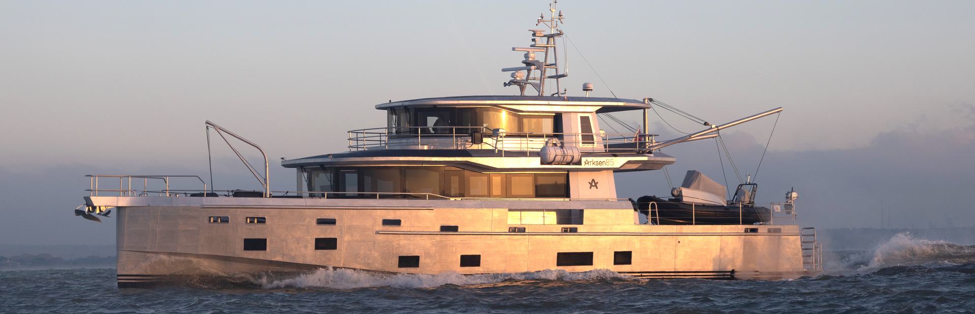 Arksen 85 Yacht, Example 1
