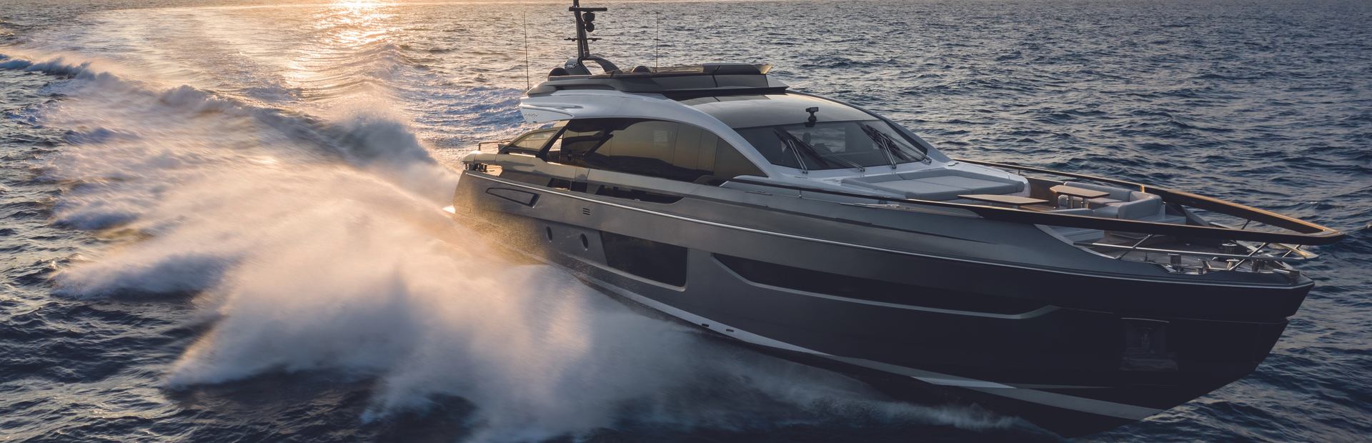 Azimut Yachts, Fleet Example 4