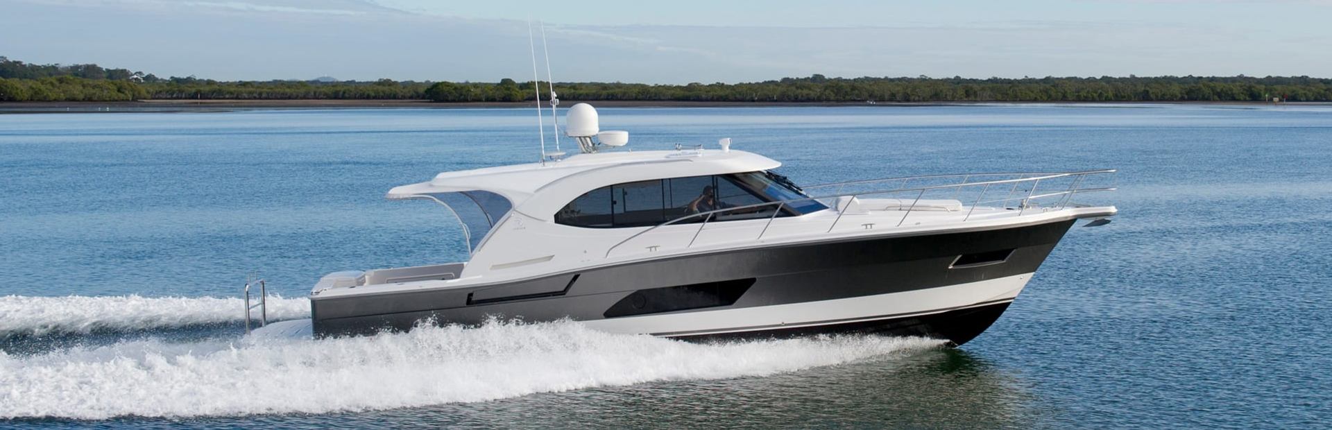 Riviera 445 SUV Boat, Example 1