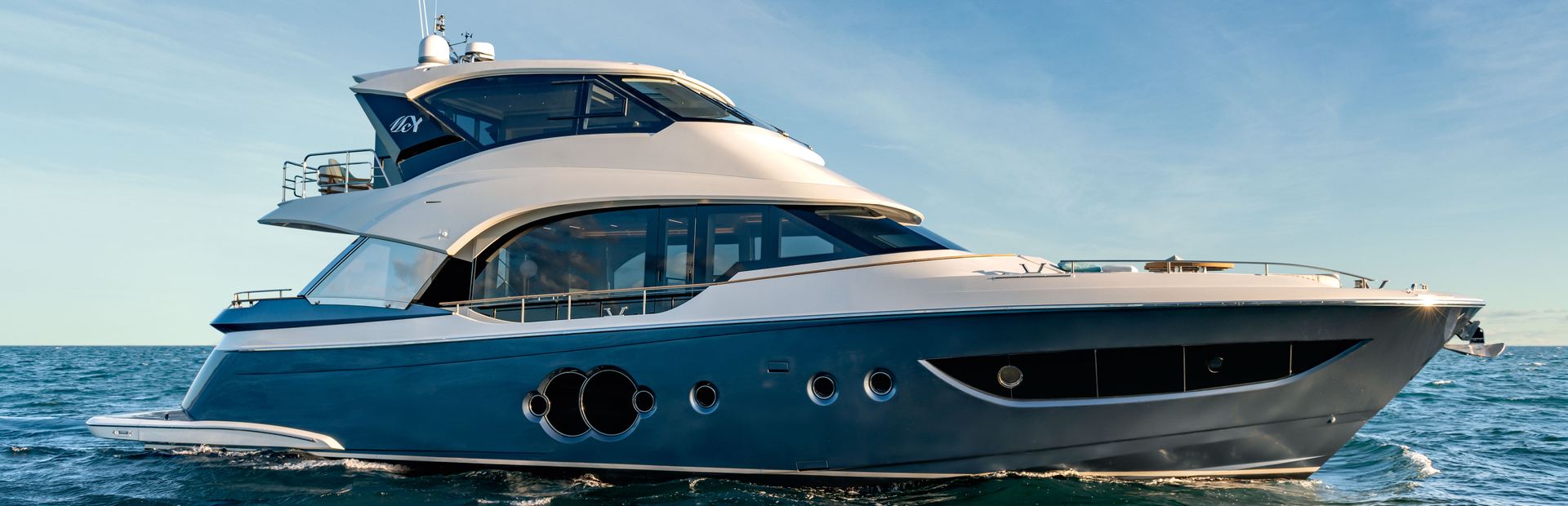 Monte Carlo Yachts MCY 70 Skylounge Boat, Example 1