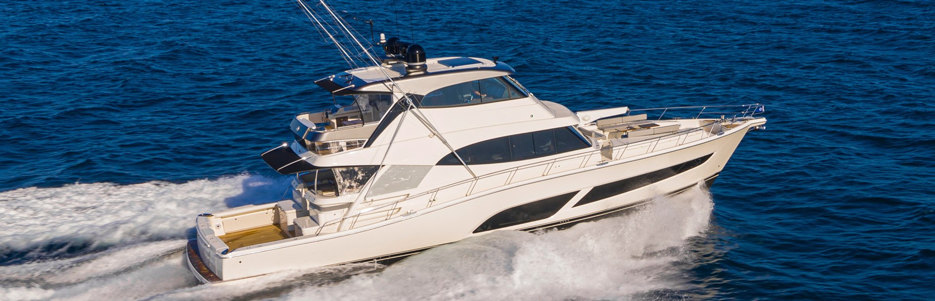 Riviera 72 Sport Motor Yacht, Example 1