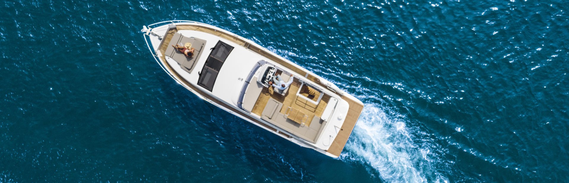 New Sealine Flybridge Yacht 5