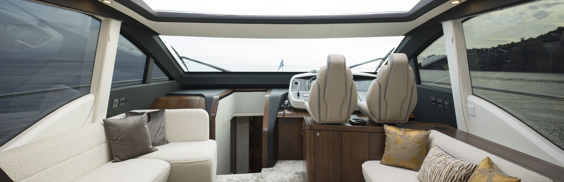 New Fairline Phantom Yacht 4