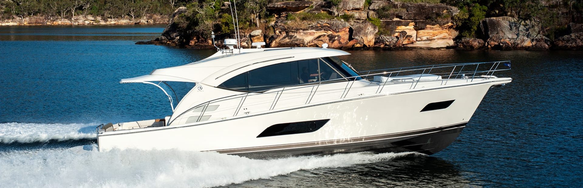 Riviera 525 SUV Yachts (2015 - 2019), Example 1