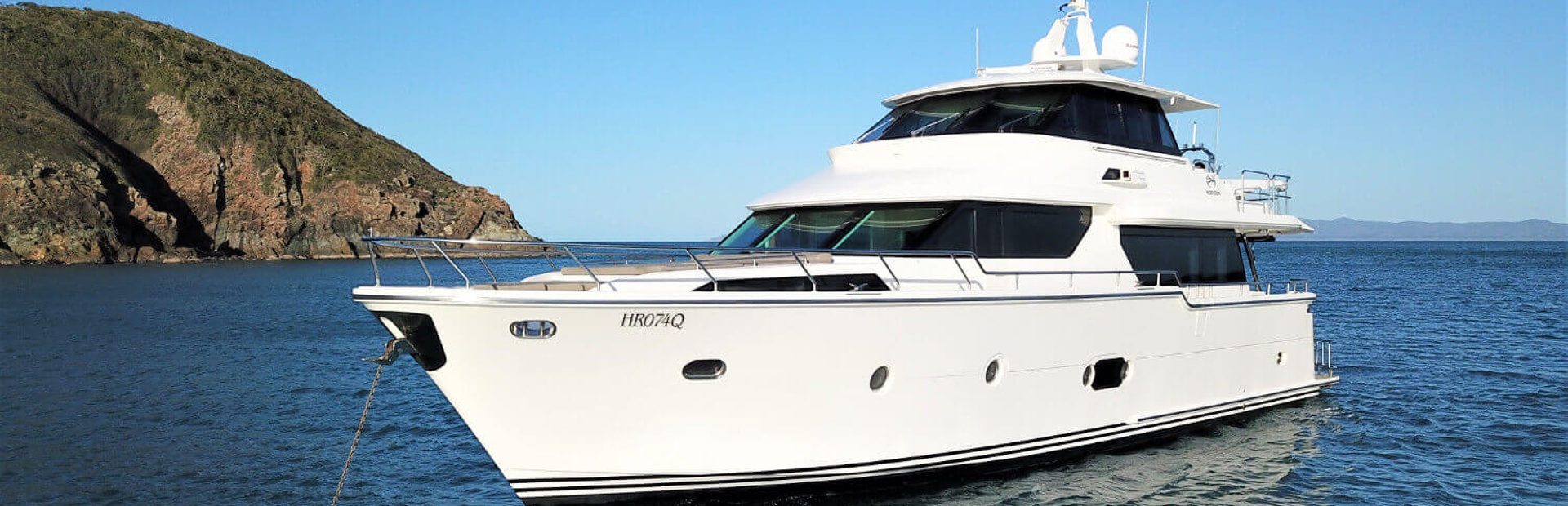 Horizon V74 Skylounge Yacht (Mk1, 2007 - 2013), Example 1