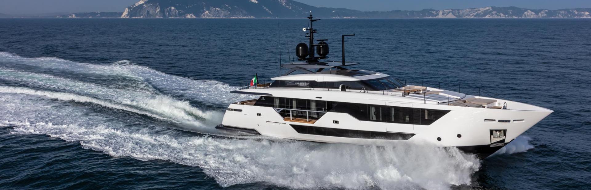Custom Line Saetta 106' Yacht, Example 1