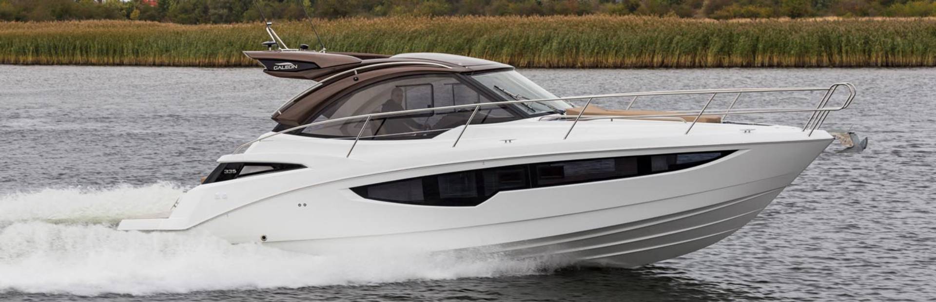 Galeon 335 HTS Boat, Example 1