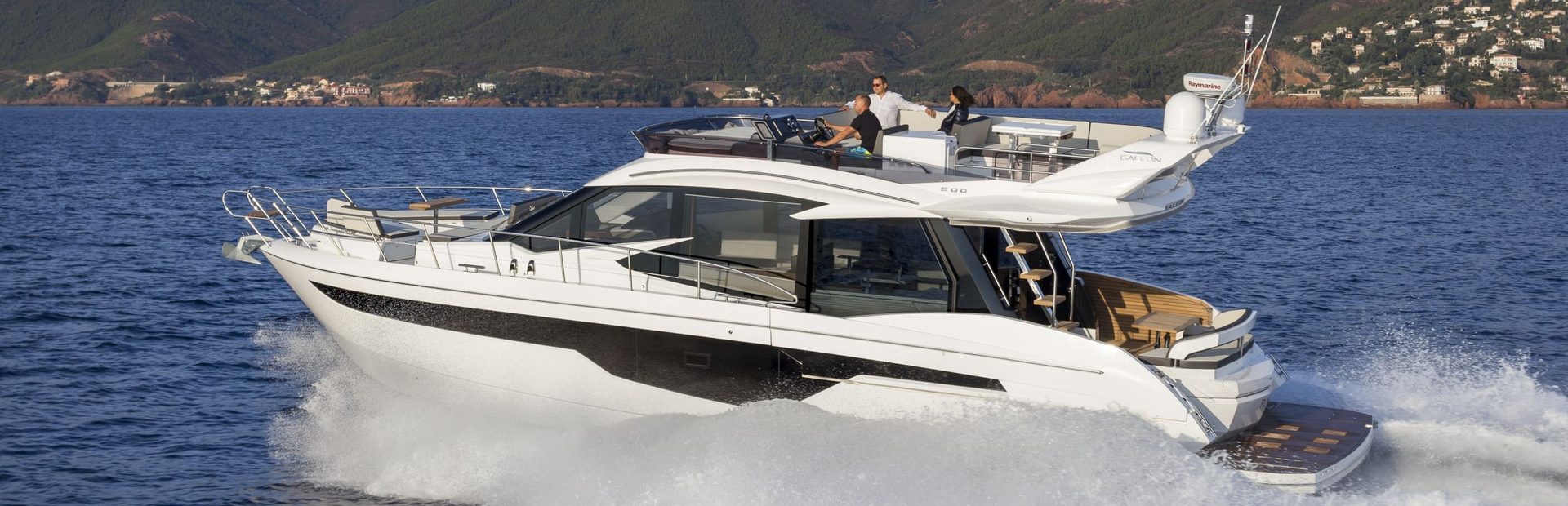 Galeon 500 Fly Boats, Example 1