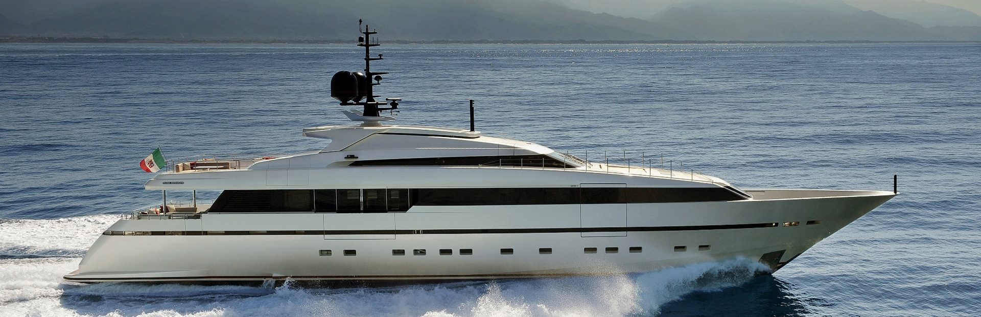 Sanlorenzo 40Alloy Yacht, Example 1