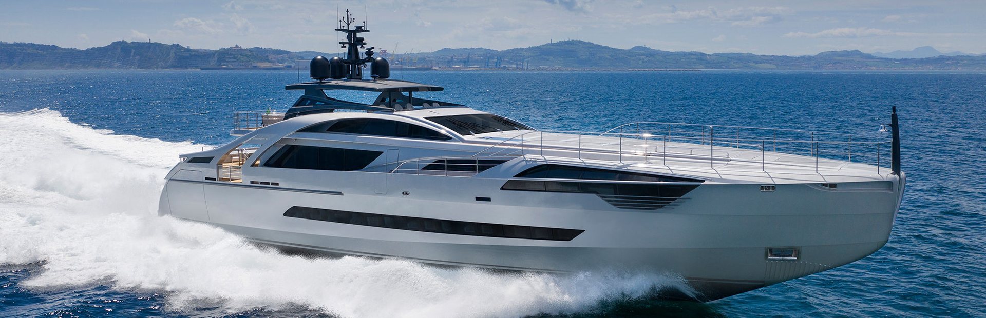 Pershing 140 Yachts, Example 1