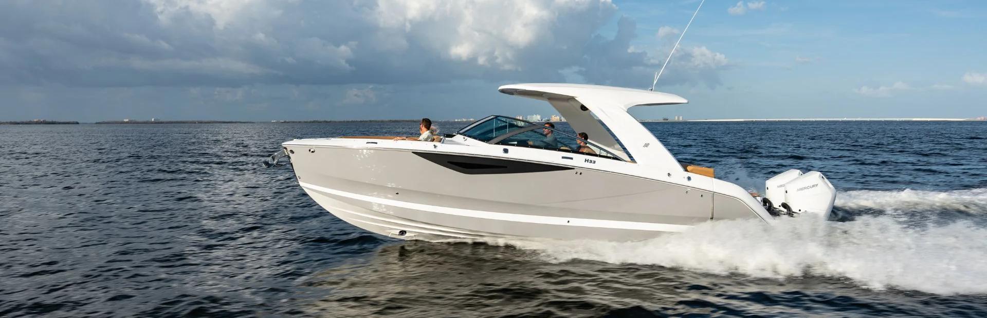 Four Winns H33 OB Boat, Example 1