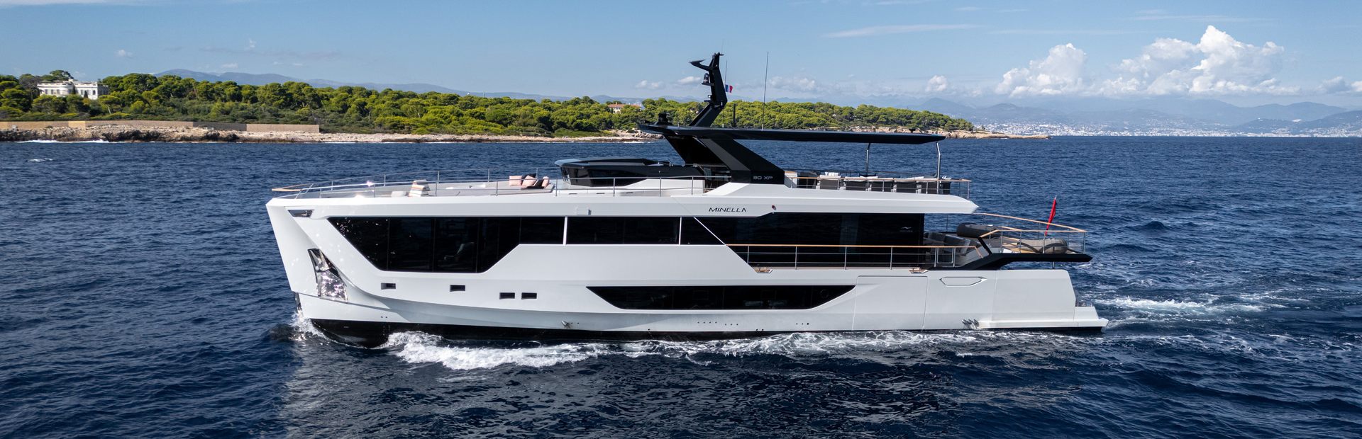 Numarine 30XP Yacht, Example 1