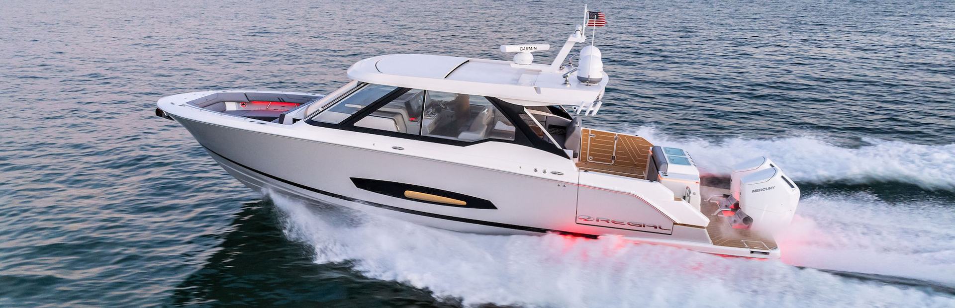 New Regal Outboard Bowrider Boat 3