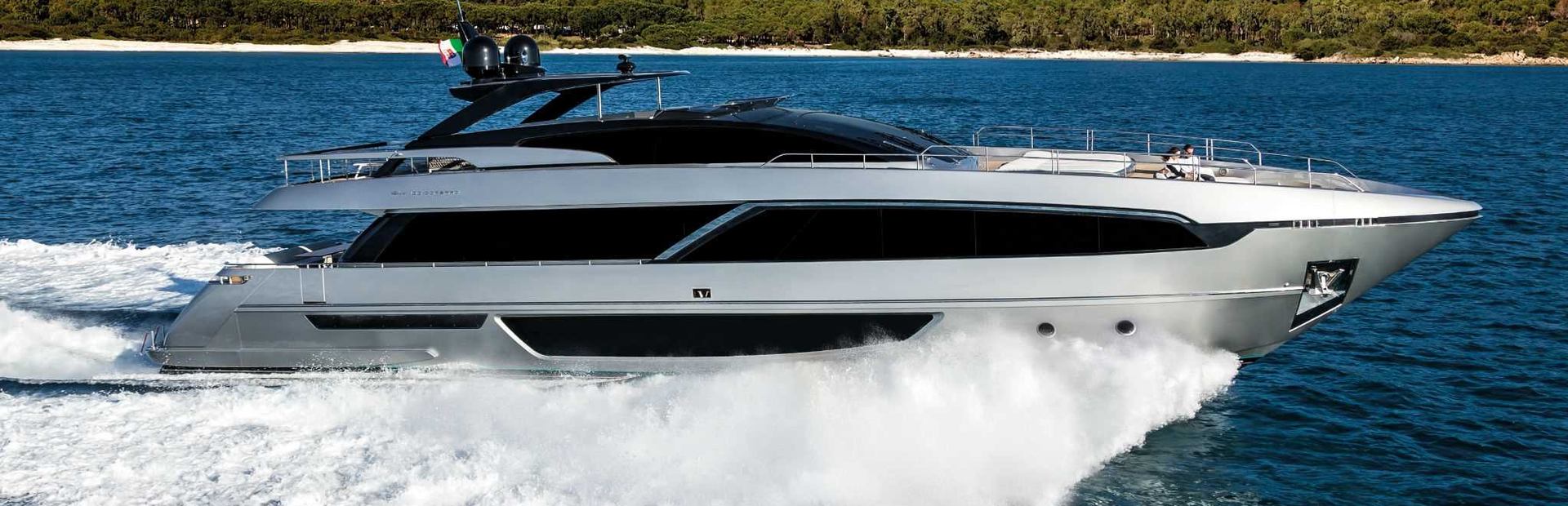 New &amp; Used Riva Flybridge Yachts, Example 1