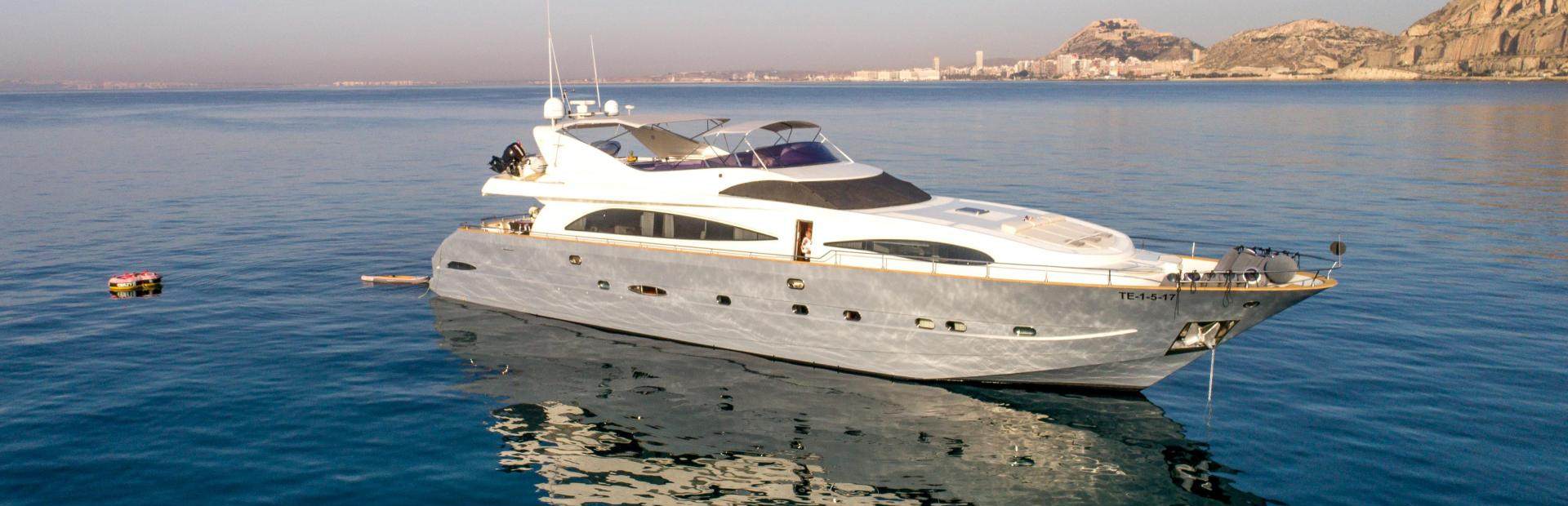 Astondoa GLX Yachts, Example 1