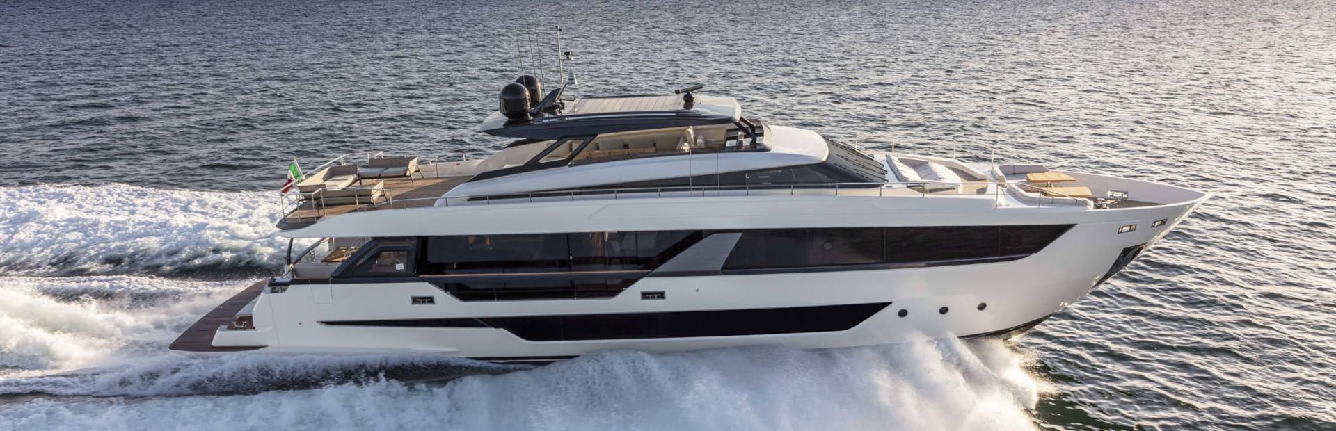 Ferretti 1000 Yachts, Example 1