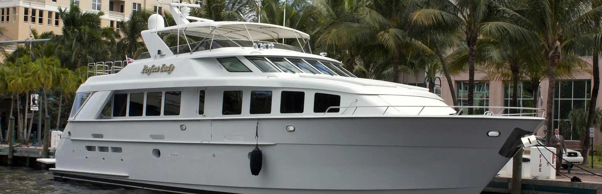 Hatteras 84 Motoryacht, Example 1