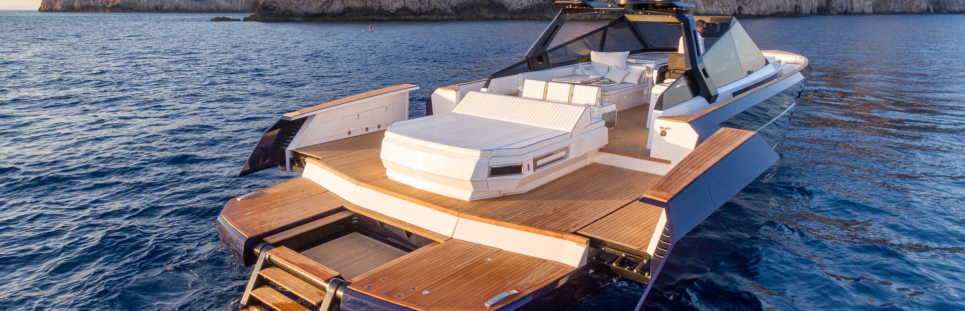 New R-Line Yacht 3
