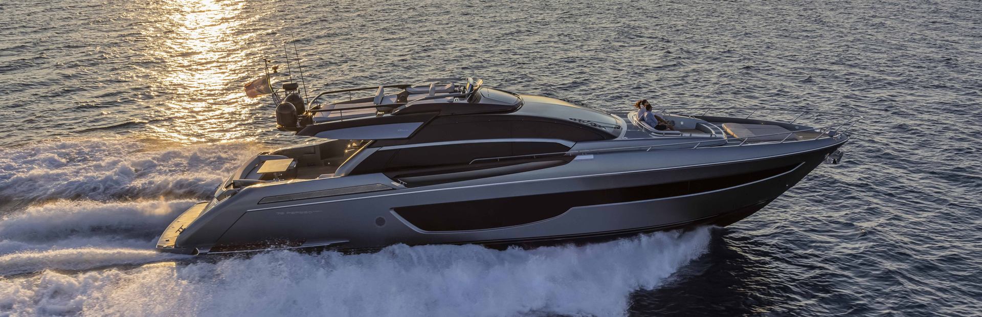 Riva 76' Perseo Super Boat, Example 1