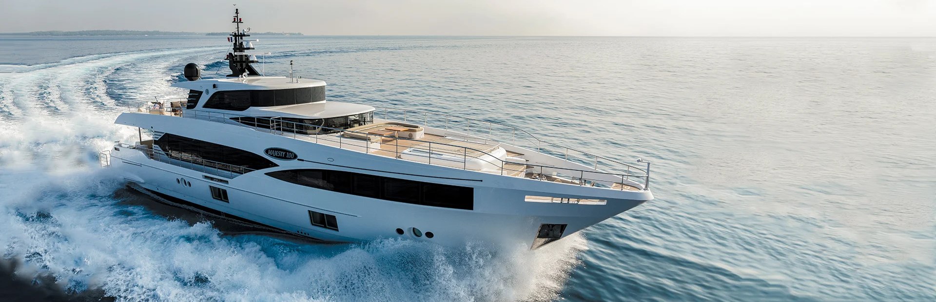 Gulf Craft Majesty 100 Yacht (Mk1, 2017 - 2024), Example 1