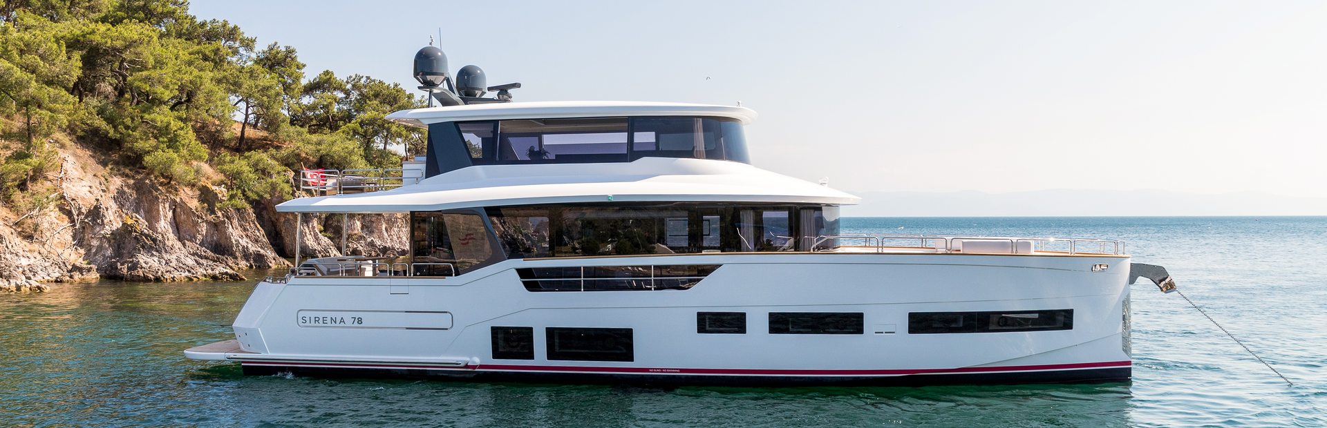 Sirena 78 Enclosed Yacht, Example 1