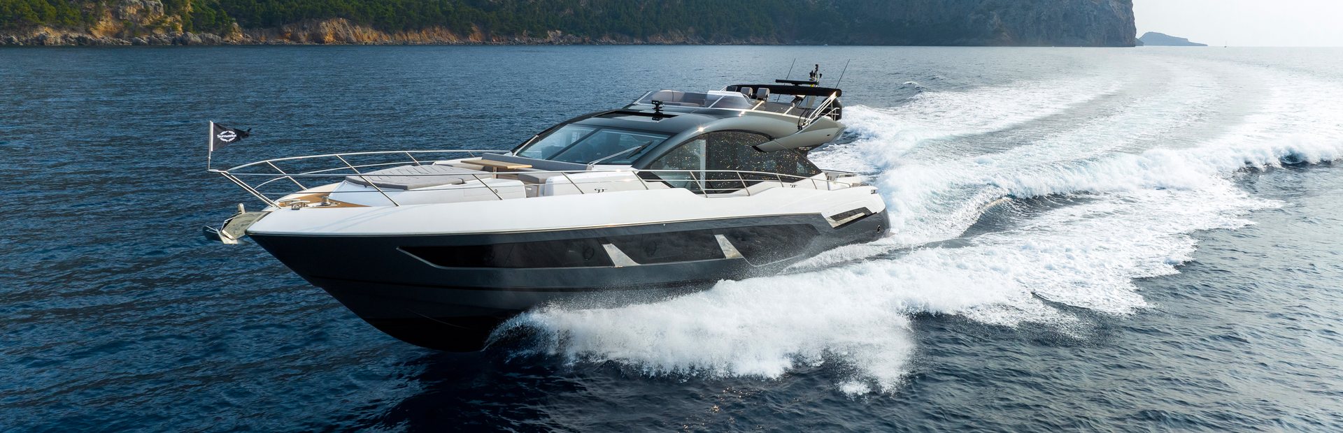 Sunseeker 75 Sport Yacht, Example 1