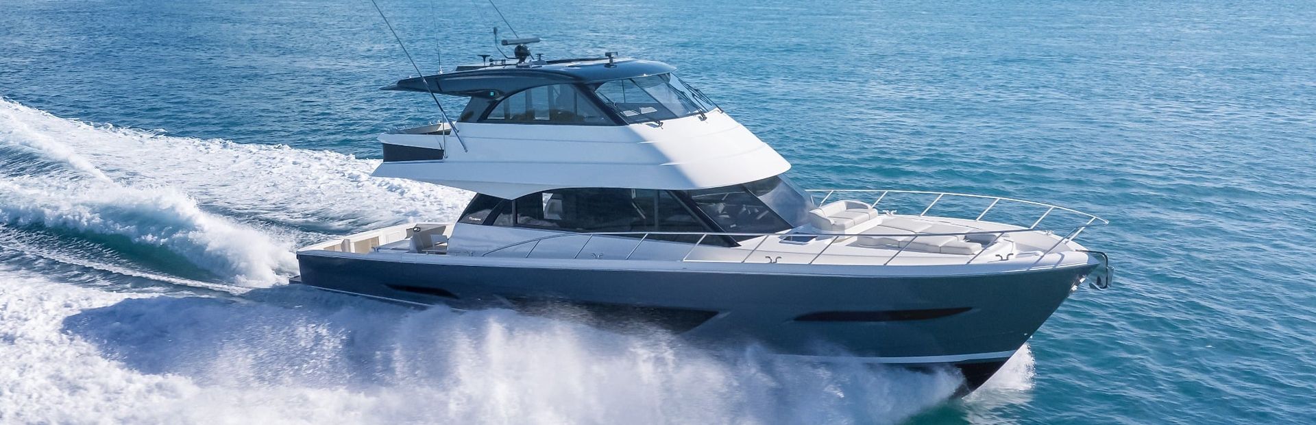 Maritimo M600 Black Edition Boat, Example 1