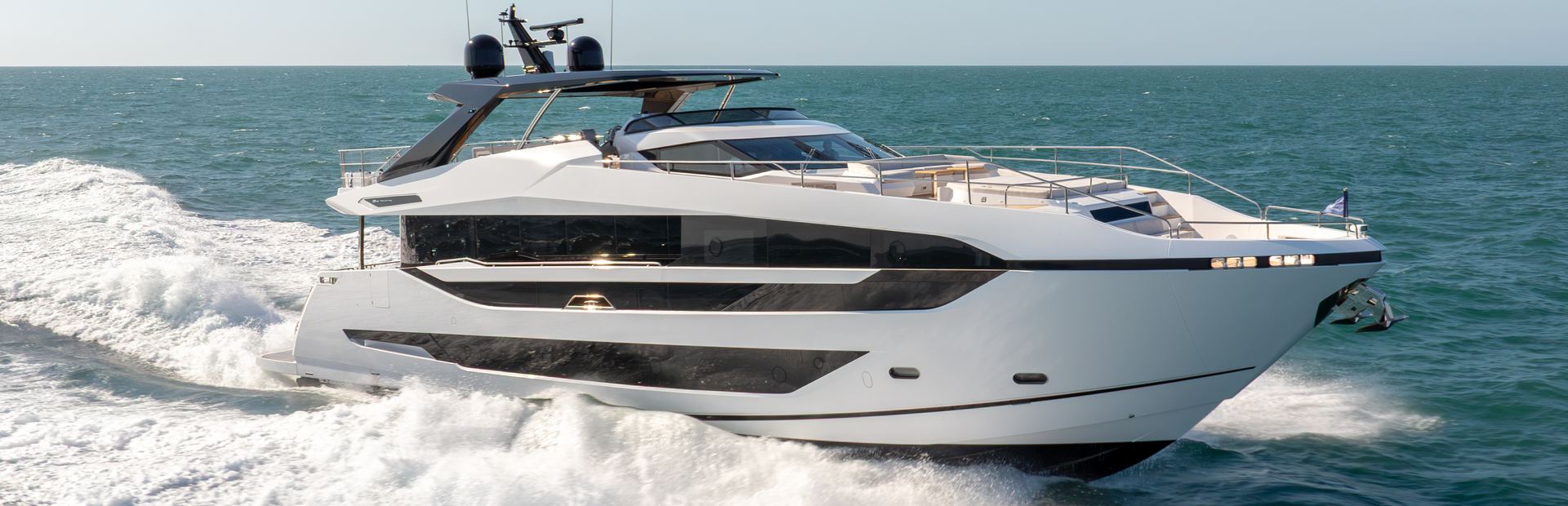 Sunseeker Manhattan 94 Yacht, Example 1