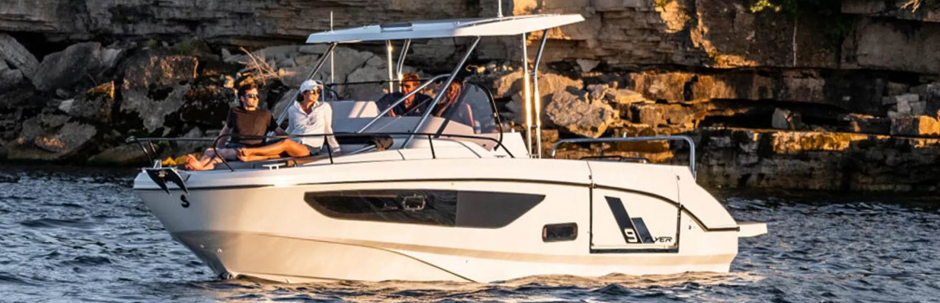 Beneteau Flyer 9 SUNdeck Boat, Example 1