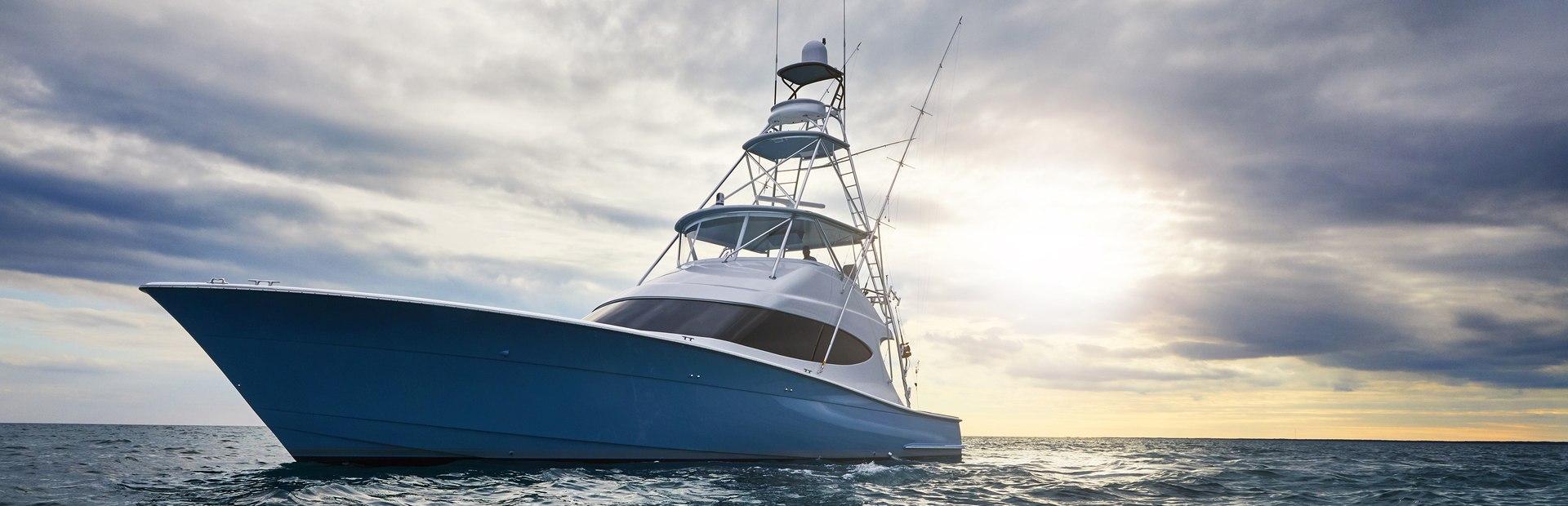 Hatteras Yachts, Example 1