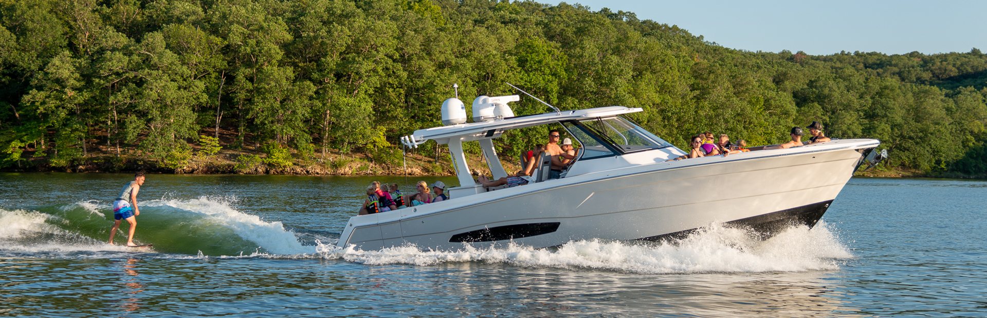 New &amp; Used Regal Boats Surf Boats, Example 1