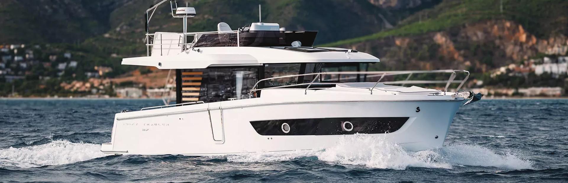 Beneteau Swift Trawler 37 Fly Boats, Example 1