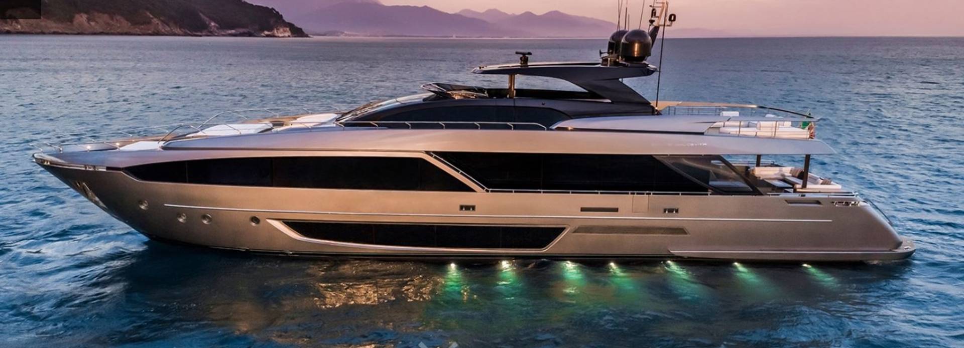 No Surrender yacht, Riva