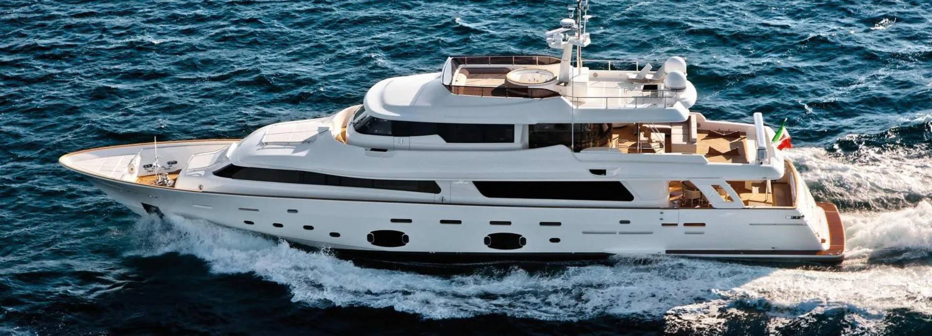 Centurion yacht, Custom Line