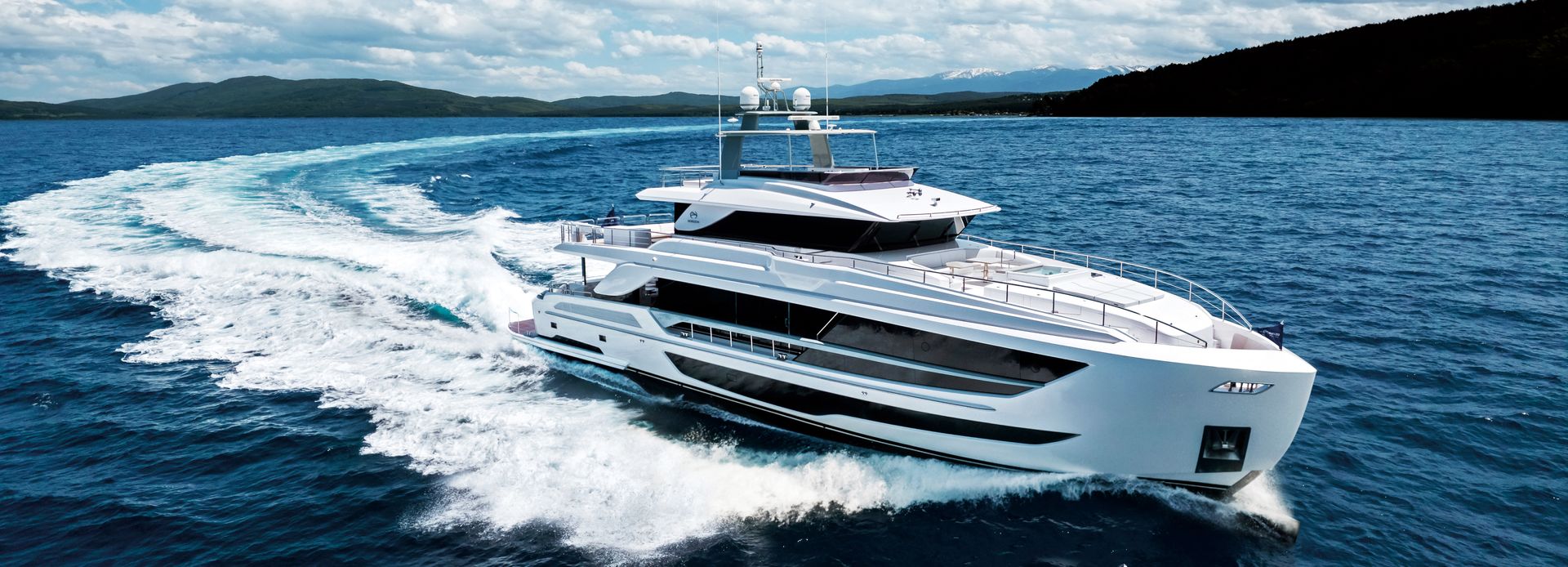 Liquid Cooling yacht, Horizon