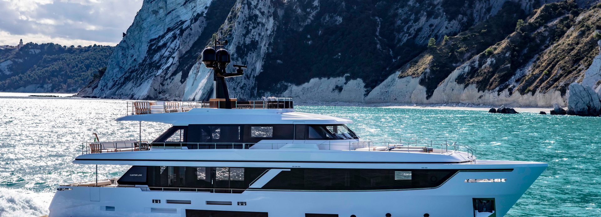 JYC yacht, Custom Line