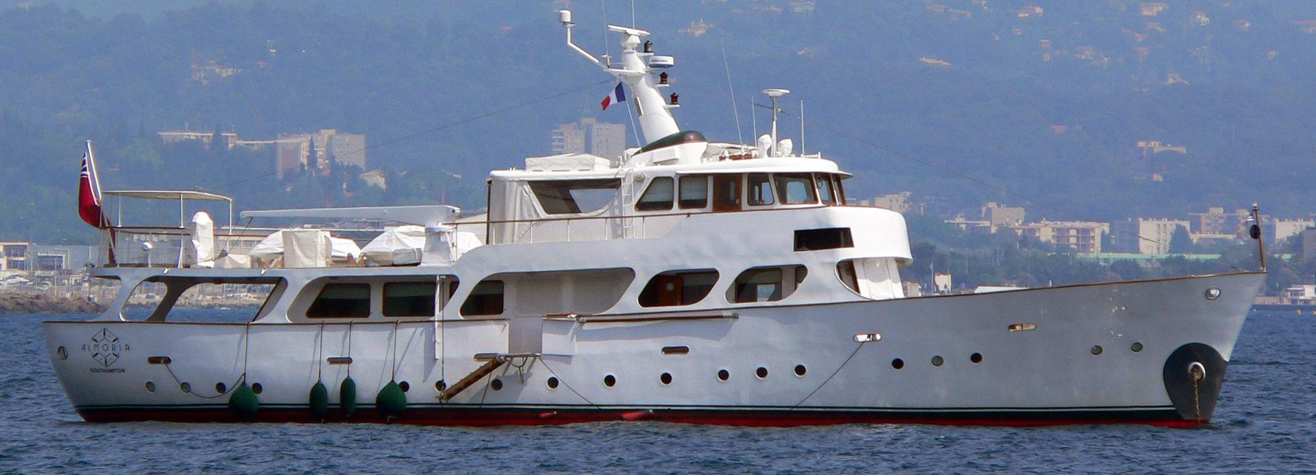 Almoria yacht, A&P Group