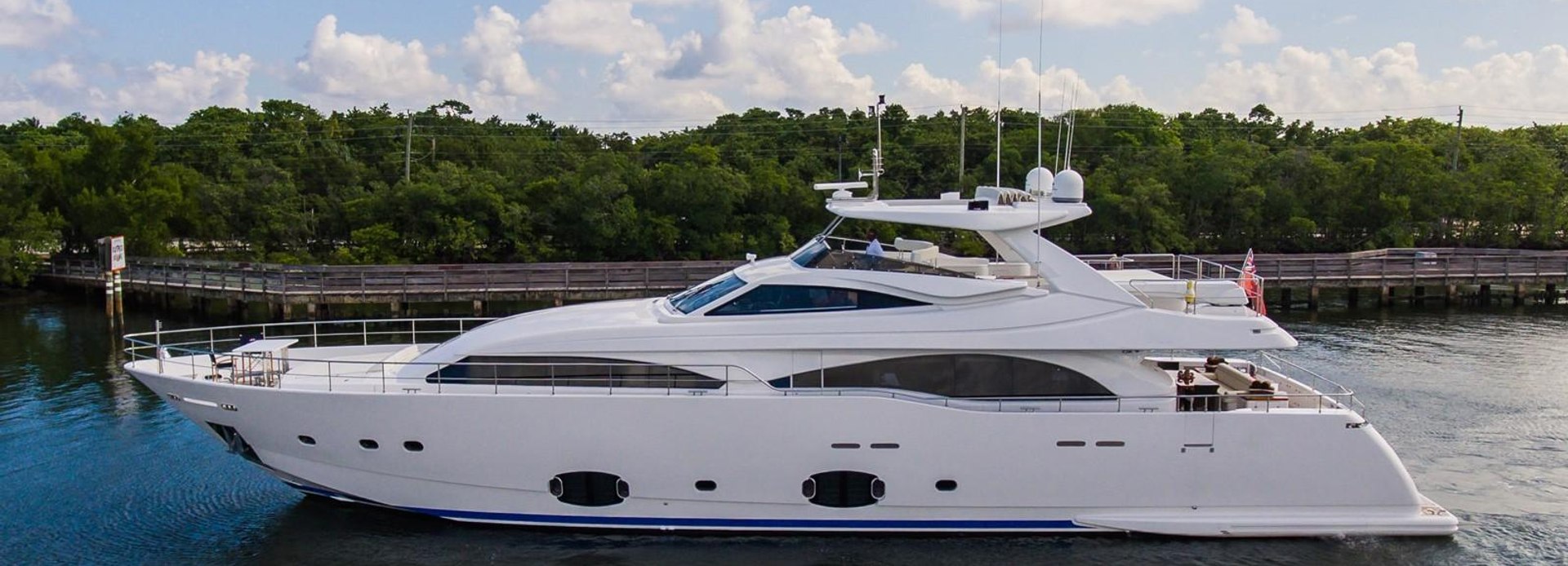 Gerry's Ferry yacht, Custom Line