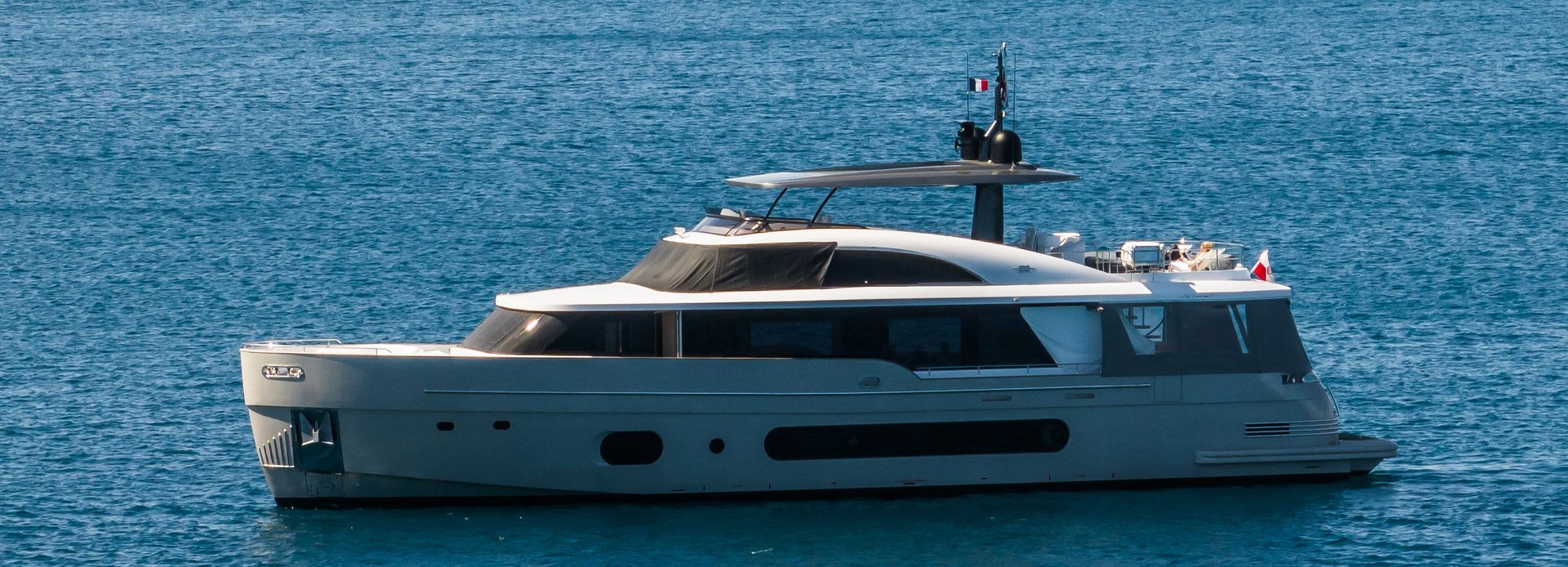 Chelina yacht, Azimut