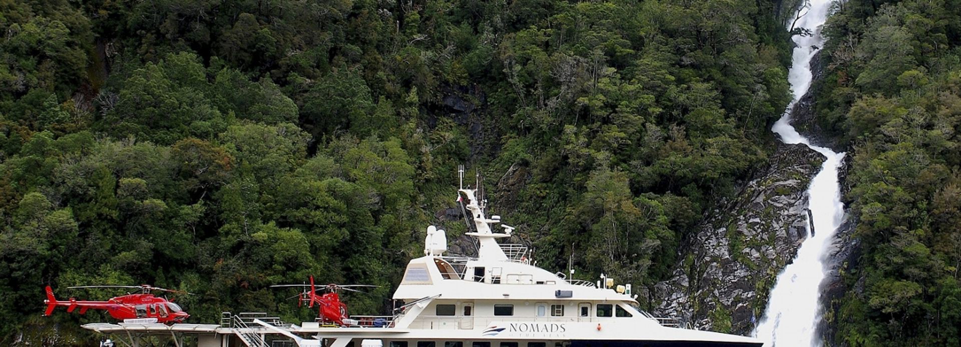 Atmosphere yacht, Asenav