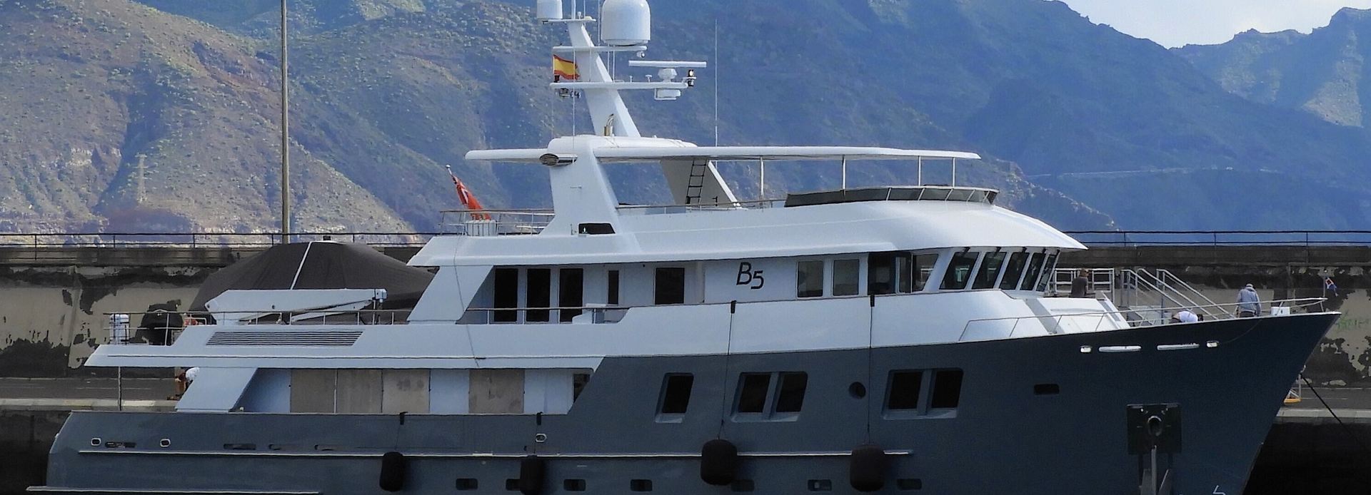 B5 yacht, Delta Marine