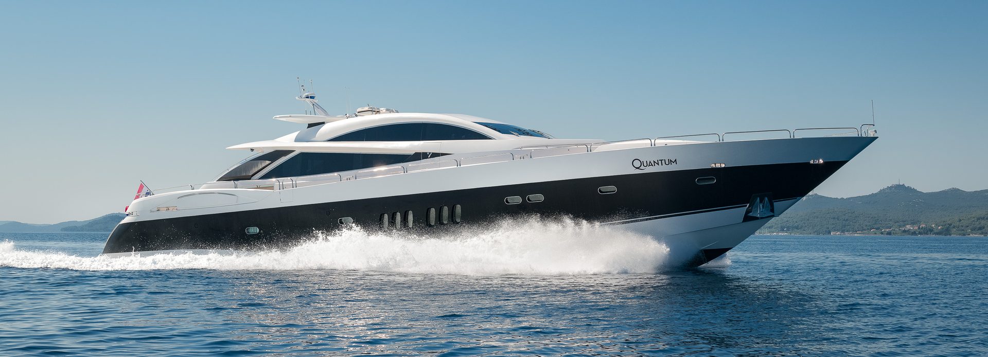 Quantum yacht, Sunseeker