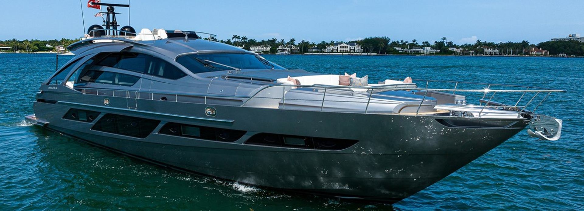 Shine yacht, Pershing