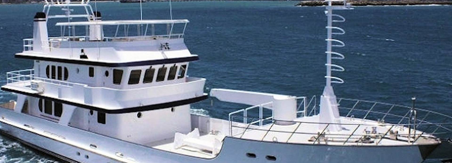 Victoria A yacht, Inace